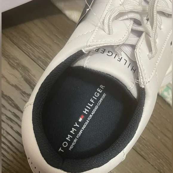 Tommy Hilfiger White man's brand new in box - Picture 5 of 9